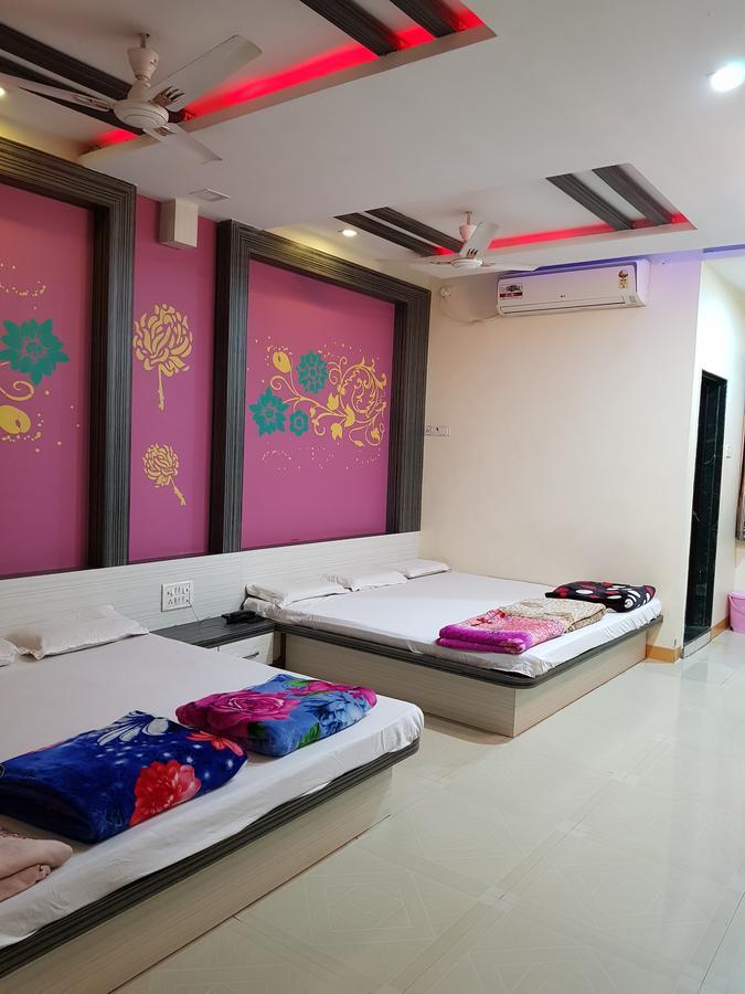Hotel Shri Radhe Krishna Godarpura Esterno foto