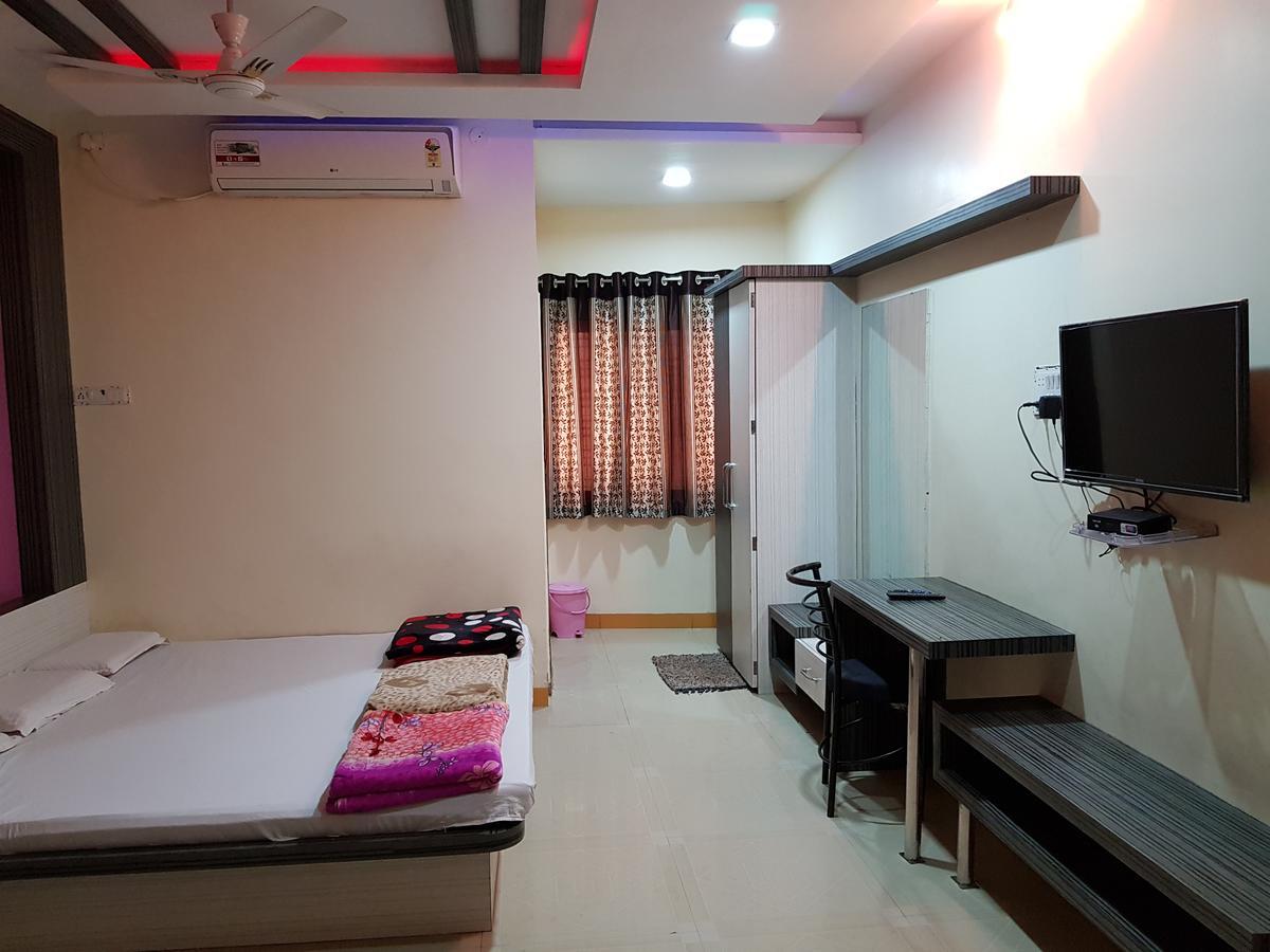 Hotel Shri Radhe Krishna Godarpura Esterno foto