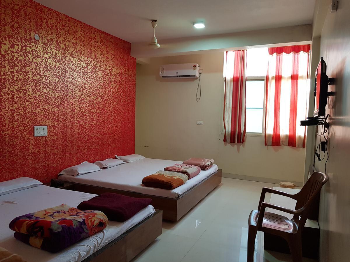 Hotel Shri Radhe Krishna Godarpura Esterno foto