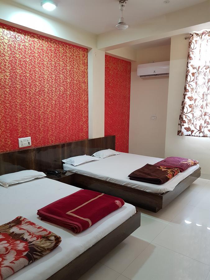 Hotel Shri Radhe Krishna Godarpura Esterno foto