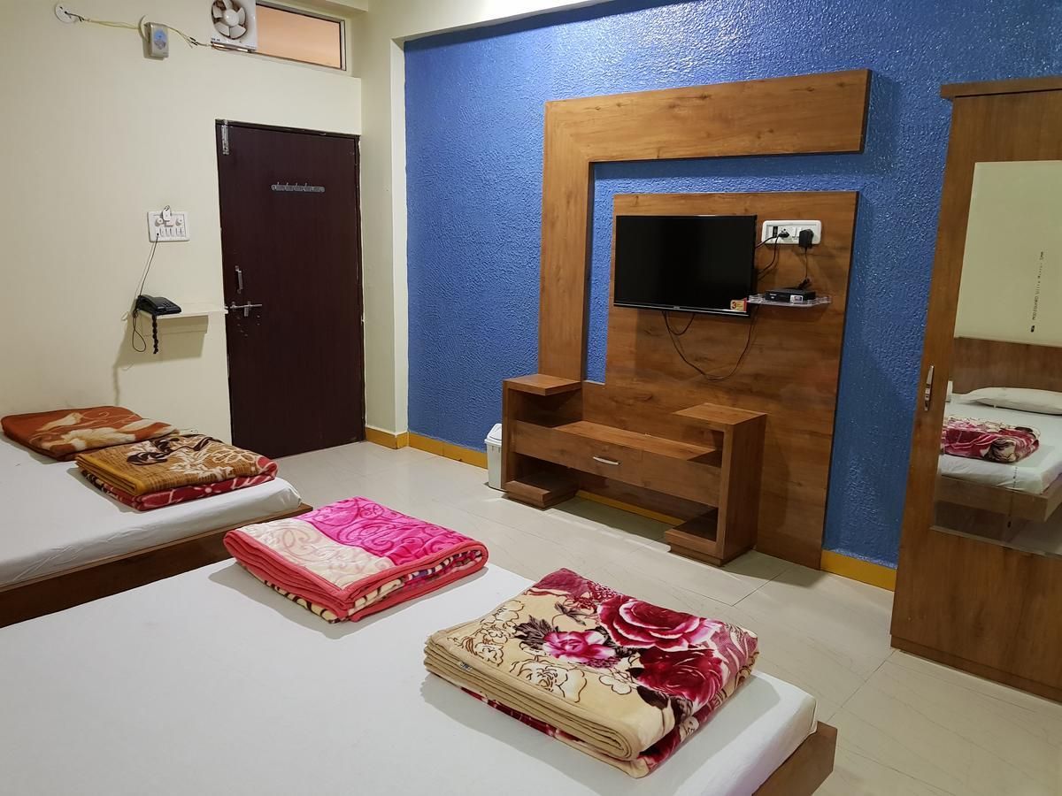 Hotel Shri Radhe Krishna Godarpura Esterno foto