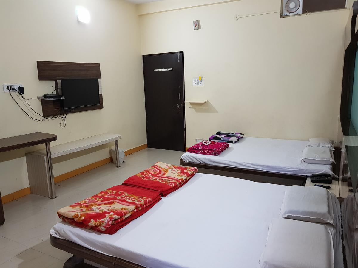 Hotel Shri Radhe Krishna Godarpura Esterno foto