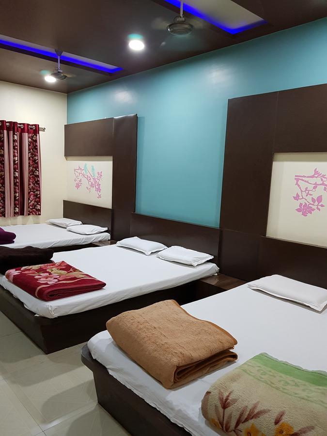 Hotel Shri Radhe Krishna Godarpura Esterno foto