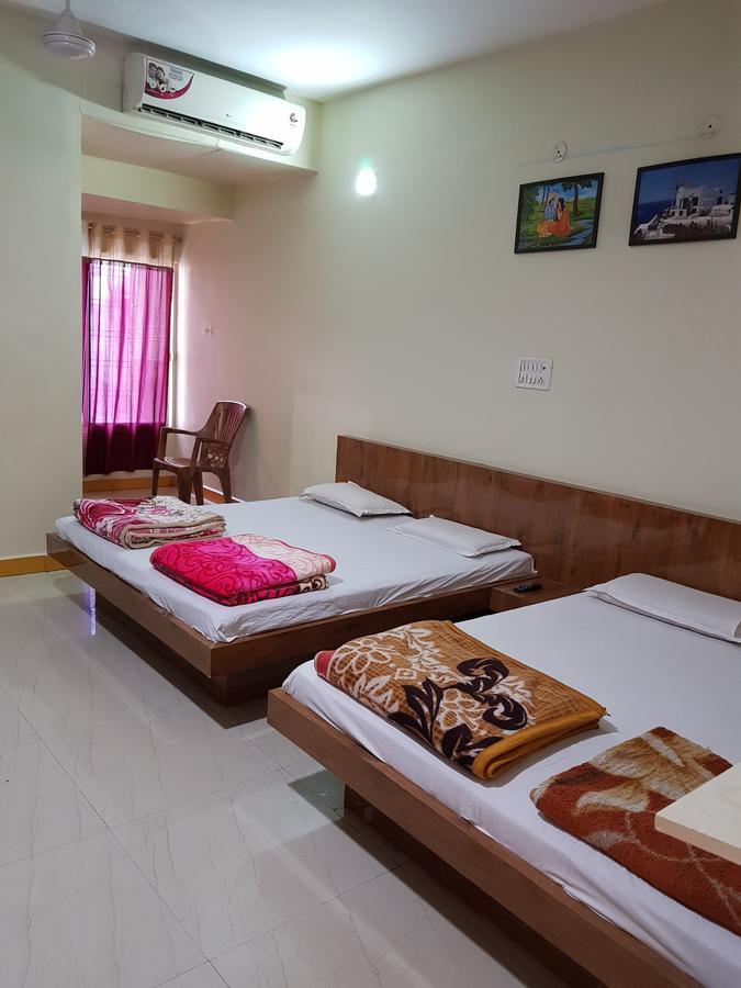Hotel Shri Radhe Krishna Godarpura Esterno foto