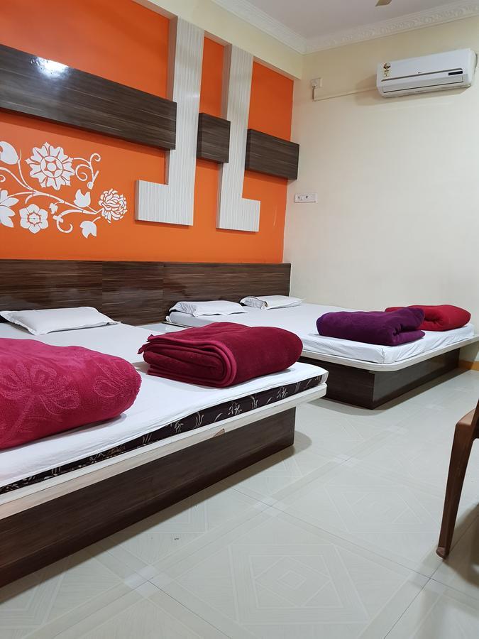 Hotel Shri Radhe Krishna Godarpura Esterno foto