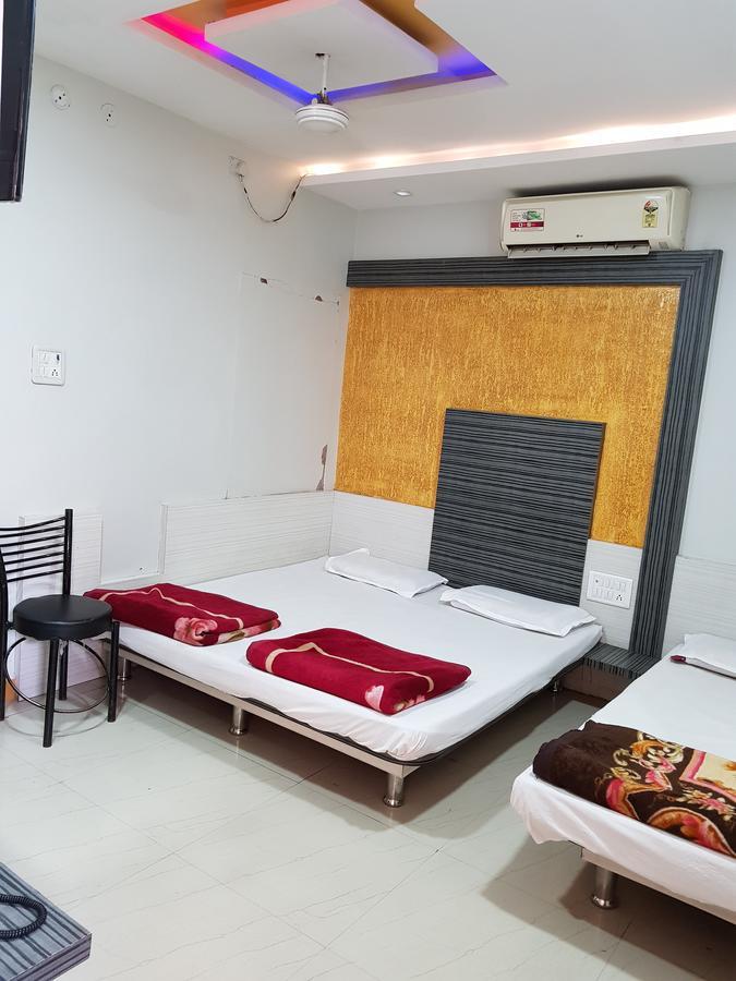 Hotel Shri Radhe Krishna Godarpura Esterno foto